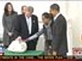 Obama pardons a turkey! - You are hereby pardoned! | BahVideo.com