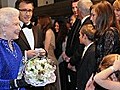 Queen besucht Premiere der Chroniken von Narnia  | BahVideo.com