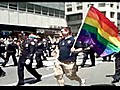 Homosexuales en Nueva York salen a las calles  | BahVideo.com
