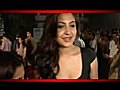 Akshay awes Anushka | BahVideo.com