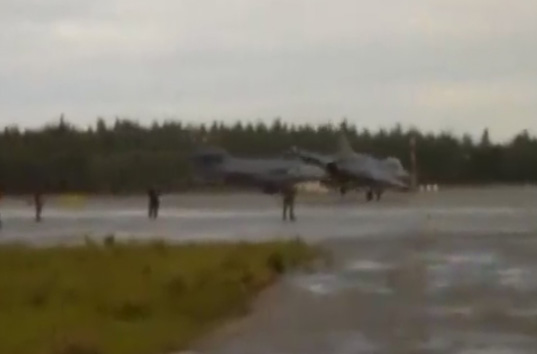 F-16 Tipped Over | BahVideo.com