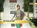 Jaya Prada walks the ramp | BahVideo.com