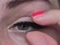 Lauren Luke Apply False Eyelashes | BahVideo.com