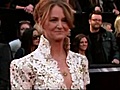 Stars shine on the Oscar red carpet | BahVideo.com