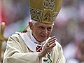 Benedikt XVI spricht Johannes Paul II selig | BahVideo.com