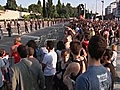 Demonstranten wollen weiter gegen das Sparen k mpfen | BahVideo.com