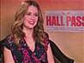 Jenna Fischer gets a amp 039 Hall Pass amp 039  | BahVideo.com