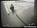  delincuente atraca en la puerta de un cajero  | BahVideo.com