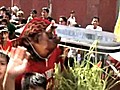 Strange Filipino pig festival | BahVideo.com