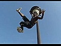 Amazing Lamppost Soccer Juggling | BahVideo.com
