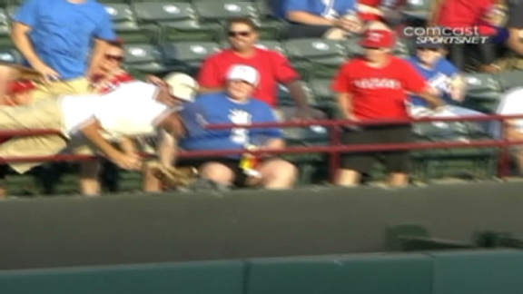Fan dies trying to catch baseball | BahVideo.com