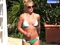 Video Britney Spears Steps Out in Teeny Bikini | BahVideo.com