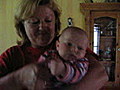 Viona Tanzt mit Oma | BahVideo.com