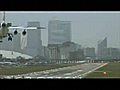 BAE-146 Bad Landing in London | BahVideo.com