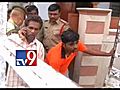Tv9 - Married couple hang themselves to death | BahVideo.com