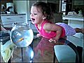 Kissing the fish | BahVideo.com