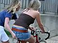 Rower ZBYT TRUDNY dla blondynki  | BahVideo.com