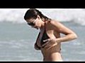 SNTV - Lisa Snowdon shows off her bikini body | BahVideo.com