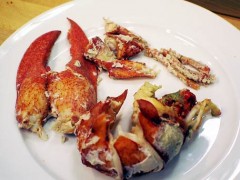 How to De-Shell a Lobster | BahVideo.com
