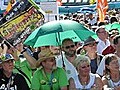 Demonstranten werfen Bahn Propaganda vor | BahVideo.com