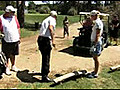 Conduire une voiturette de golf  | BahVideo.com