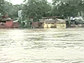 Yamuna crosses danger mark flood threat looms | BahVideo.com