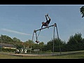  Dolor Intentando ser acrobata | BahVideo.com