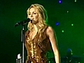 Shakira - Gitana live | BahVideo.com
