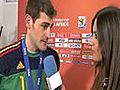 Casillas Kissing | BahVideo.com