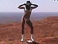 Exotic dancer strips on Uluru | BahVideo.com