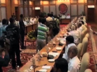 All party meeting on Lokpal | BahVideo.com