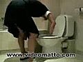 povera donna delle pulizie | BahVideo.com