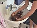 How To Bath A Newborn | BahVideo.com