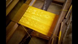 A Golden Spider-Silk Textile at the Art  | BahVideo.com