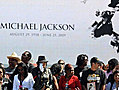 MICHAEL JACKSON Des millions de fans se  | BahVideo.com