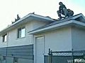Na sankach z dachu  | BahVideo.com