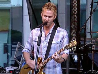 Lifehouse Rocks All-American Summer Stage | BahVideo.com