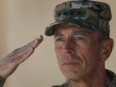 General Petraeus Hands Over Afghanistan Command | BahVideo.com