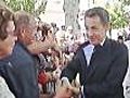 Un hombre agrede a Nicolas Sarkozy | BahVideo.com
