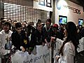 Fans queue for Nintendo 3D | BahVideo.com