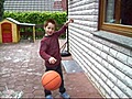 13 05 2009 Alex und sein neuer Basketballkorb | BahVideo.com