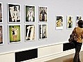 Ausstellung zeigt Polaroids von Helmut Newton | BahVideo.com