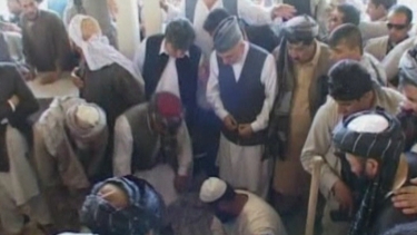 Halfbroer Karzai begraven | BahVideo.com
