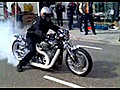 D part moto sur les chapeaux de roue | BahVideo.com