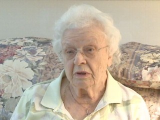 Did Florida Grandmother s TSA Pat-Down Go Too Far  | BahVideo.com