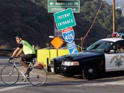 LA mayor Freeway to reopen early | BahVideo.com