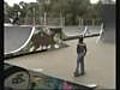Incredibile salto con lo skate video sport | BahVideo.com
