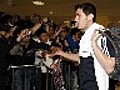 El Madrid recibido por unas mil personas en  | BahVideo.com