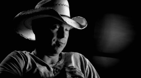 Kenny Chesney - Somewhere With You Interview  | BahVideo.com