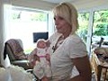 Der Plastik-Nachwuchs Falsche Babys f r echte Muttergef hle | BahVideo.com
